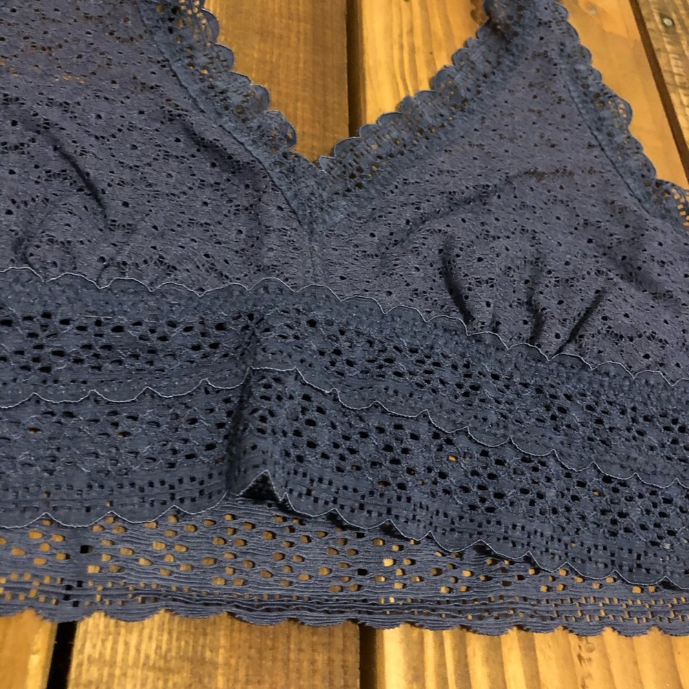 Aerie size small blue lace halter bralette - Picture 4 of 7